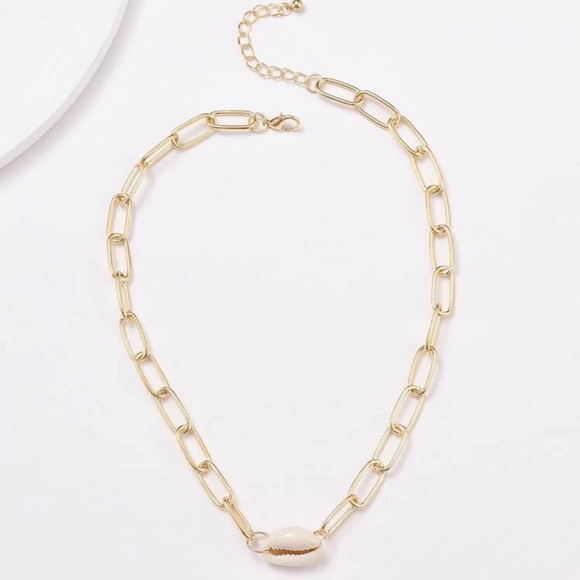 3/$30 💛 Conch Chain Choker - Picture 2 of 7